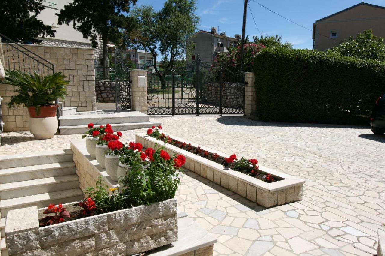 Apartments Lonzor I Selce Exterior foto